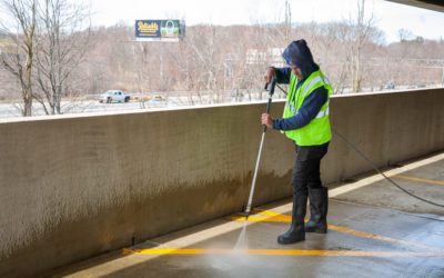 Keeping the windows clean on Ottawa’s tallest building